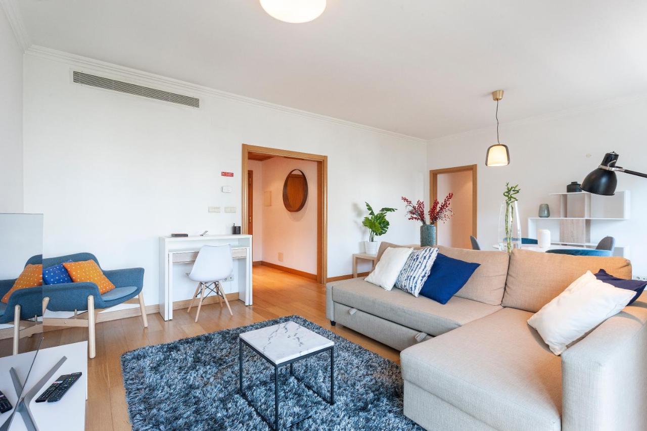 Central Orient Residence - Modern, Spacious And Sunny! By The River! Lisbon Luaran gambar