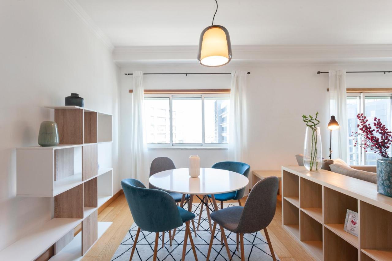 Central Orient Residence - Modern, Spacious And Sunny! By The River! Lisbon Luaran gambar