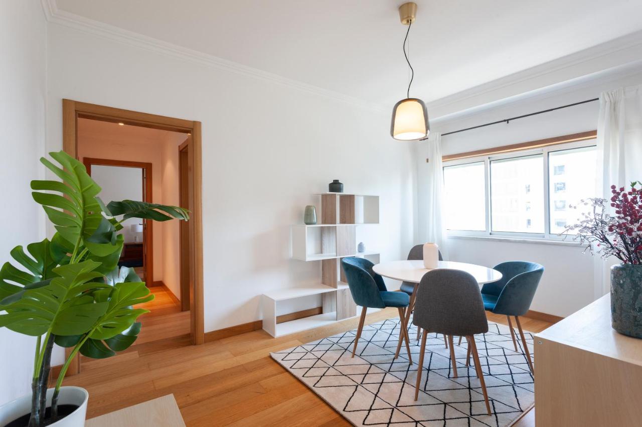 Central Orient Residence - Modern, Spacious And Sunny! By The River! Lisbon Luaran gambar
