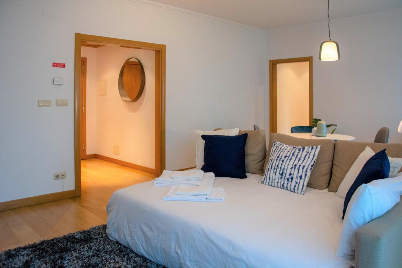 Central Orient Residence - Modern, Spacious And Sunny! By The River! Lisbon Luaran gambar