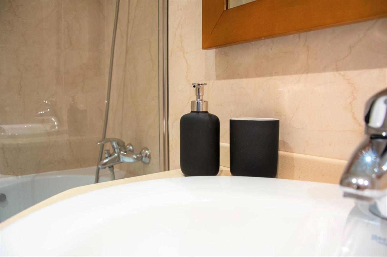 Central Orient Residence - Modern, Spacious And Sunny! By The River! Lisbon Luaran gambar