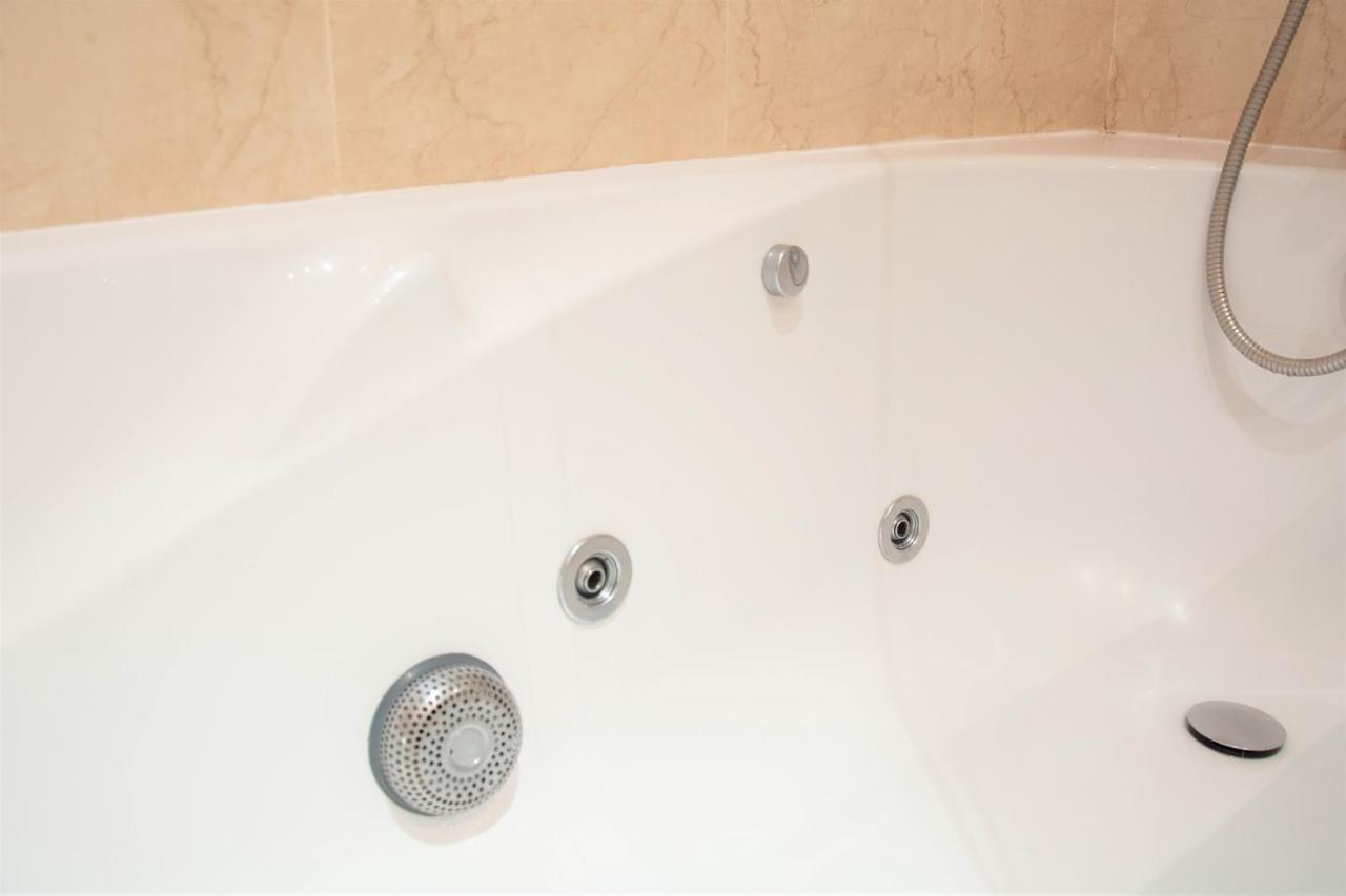 Central Orient Residence - Modern, Spacious And Sunny! By The River! Lisbon Luaran gambar