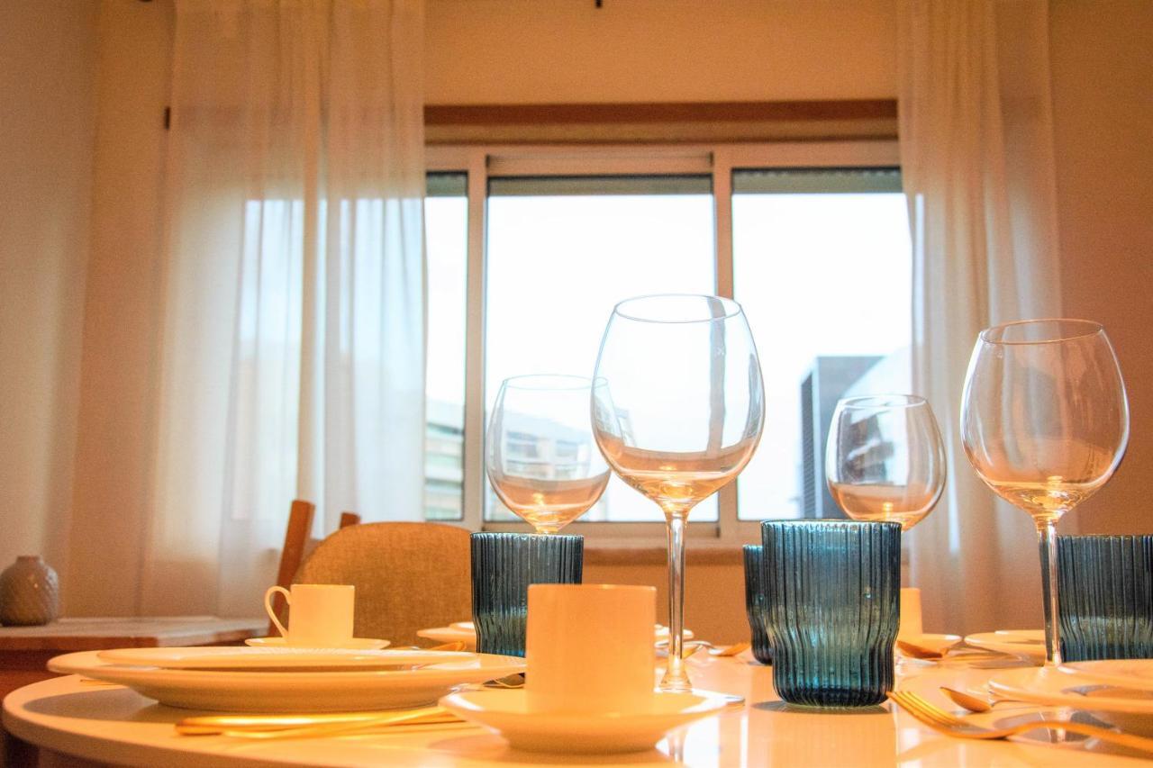 Central Orient Residence - Modern, Spacious And Sunny! By The River! Lisbon Luaran gambar